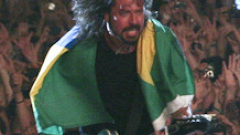 Disco de supergrupo ter&aacute; participa&ccedil;&otilde;es de Dave Grohl, Corey Taylor e Max Cavalera