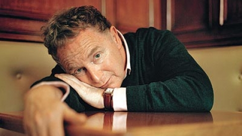 Morre Malcolm McLaren, ex-empres&aacute;rio dos Sex Pistols