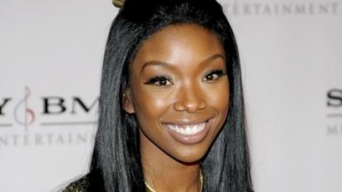 Brandy far&aacute; sua estreia na Broadway no musical "Chicago"