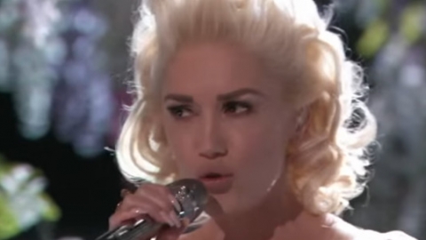 Gwen Stefani canta "Used To Love You" no programa "The Voice" americano
