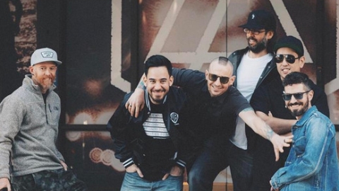 "One More Light" &eacute; o sexto &aacute;lbum do Linkin Park a chegar ao topo da parada americana