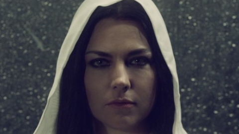 "Hi-Lo", nova música do Evanescence, foi escrita há 10 anos, revela a vocalista Amy Lee