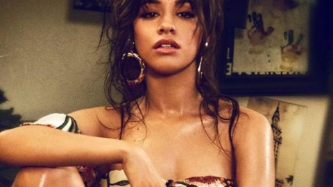 Camila Cabello e 5SOS ganham pr&ecirc;mios nos Teen Choice Awards. Anitta n&atilde;o levou trof&eacute;u