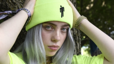 Billie Eilish &eacute; a artista feminina mais jovem a chegar ao topo da parada brit&acirc;nica de &aacute;lbuns