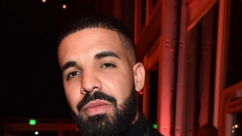 &Aacute;lbuns de Drake, Mabel e Volbeat estreiam no top 10 brit&acirc;nico. Ed Sheeran segue no topo