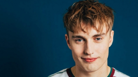 "Hypersonic Missiles", primeiro álbum de Sam Fender, estreia no topo da parada britânica
