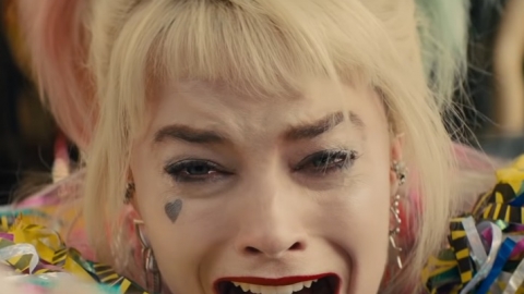 Com m&uacute;sica de Edith Piaf, filme solo sobre Arlequina ganha trailer. Veja "Aves de Rapina"