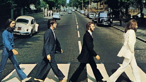 "Abbey Road" dos Beatles volta ao topo da parada brit&acirc;nica de &aacute;lbuns