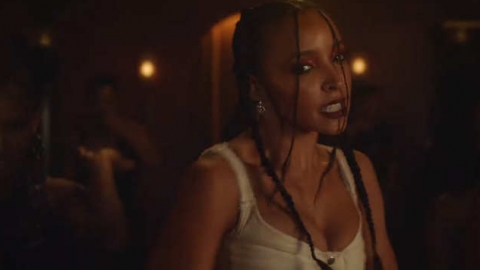 Tinashe lan&ccedil;a "Die a Little Bit" com participa&ccedil;&atilde;o de Ms Banks. Veja o clipe!
