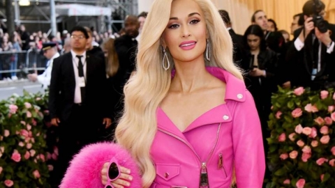 Kacey Musgraves anuncia especial natalino com participações de Lana Del Rey e Camila Cabello