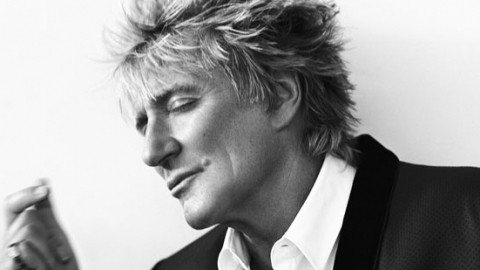 Álbum de Rod Stewart com a Royal Philarmonic Orchestra chega ao topo da parada britânica