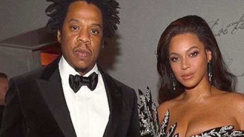 Jay-Z arranca celular da m&atilde;o de homem que filmava Beyonc&eacute; em festa