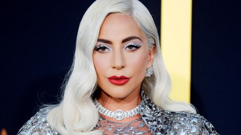 "Chromatica" de Lady Gaga estreia no topo da parada brit&acirc;nica de &aacute;lbuns