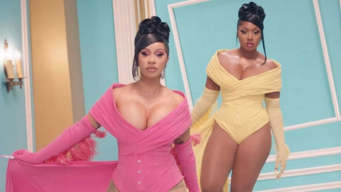 Cardi B e Megan Thee Stallion chegam ao topo da parada brit&acirc;nica de singles com "WAP"