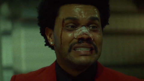 The Weeknd faz hist&oacute;ria na parada da Billboard com "Blinding Lights"