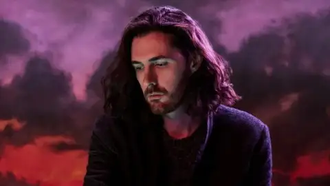 Hozier confirma shows no Brasil em 2025. Saiba locais e valores