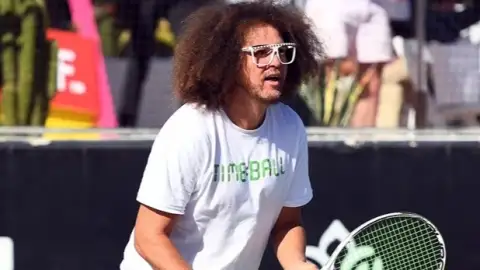 Redfoo, do LMFAO, estreia no tênis profissional aos 49 anos
