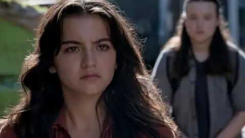 Isabela Merced, da série "The Last Of Us", revela admiração por Djavan e pela música brasileira