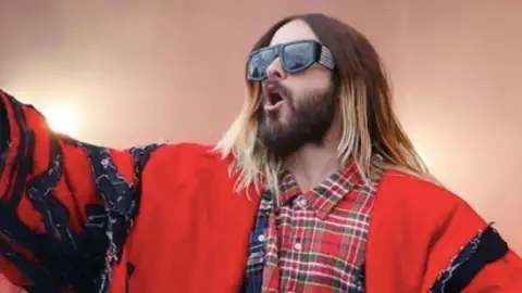 Jared Leto enfrenta acusações de má conduta sexual envolvendo menores de idade