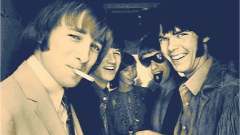 Neil Young reunirá o Buffalo Springfield após 42 anos