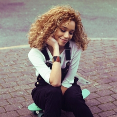 Izzy Bizu