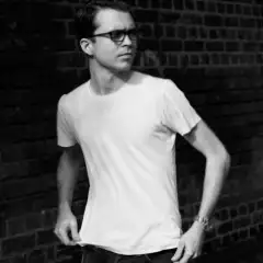 Tom Vek