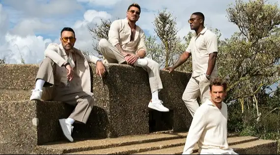 Ouça a nova música, "Candlelight Fades", com letra e tradução!