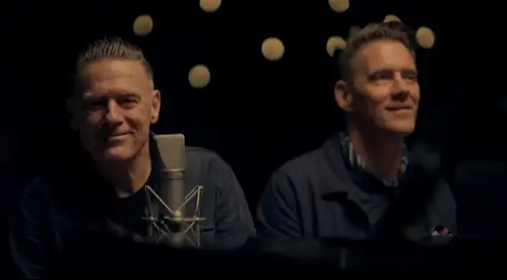 Assista ao clipe da música de Natal, "O Christmas Tree", com a letra e a tradução!