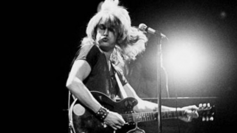 Morre Alvin Lee que incendiou Woodstock com o Ten Years After