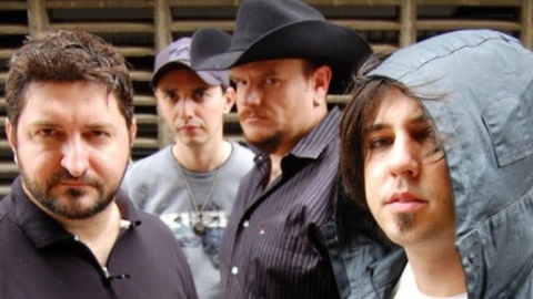 Rosa de Saron lança o DVD "Latitude Longitude" em São Paulo