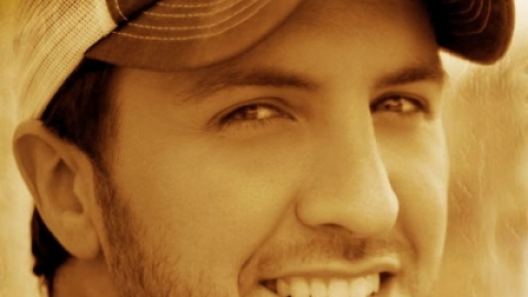 &Aacute;lbuns de Luke Bryan e Dr. Dre juntos vendem equivalente a 640 mil c&oacute;pias nos EUA