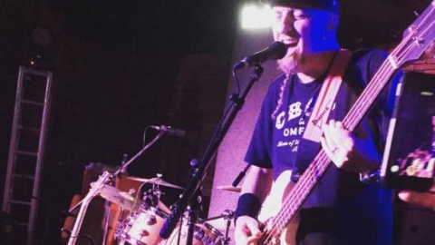 Integrantes do System of A Down fazem show surpresa em hotel no Rio de Janeiro