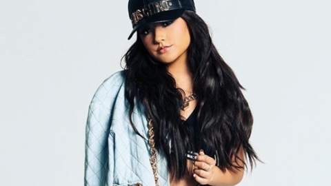 Becky G libera tr&ecirc;s m&uacute;sicas novas