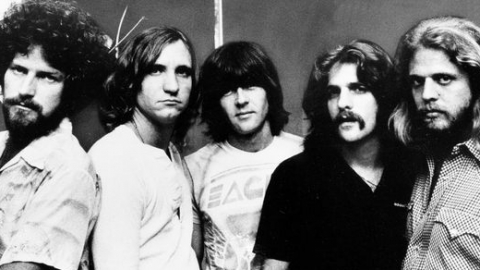 Ou&ccedil;a cinco can&ccedil;&otilde;es cl&aacute;ssicas dos Eagles e de Glenn Frey, morto nesta segunda-feira