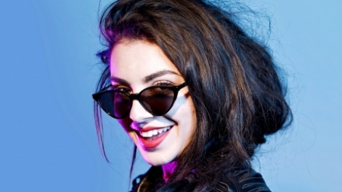 Charli XCX ir&aacute; finalizar o terceiro &aacute;lbum nesta semana