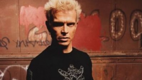 Billy Idol far&aacute; show no Rock In Rio, diz jornalista