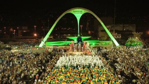 Veja os enredos que as escolas do Rio levarão para a avenida neste segundo dia de desfiles