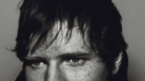 "x" de Ed Sheeran volta ao top 3 da parada britânica de álbuns