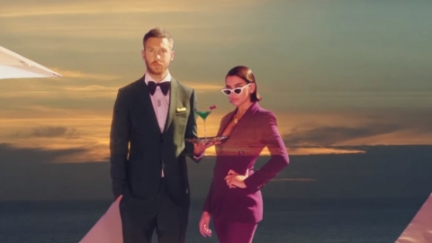 "One Kiss" de Calvin Harris e Dua Lipa segue no topo da parada britânica de singles
