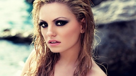 Alexandra Stan lança clipe de "One Million"