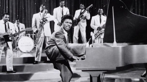 Little Richard, pioneiro do rock and roll, morre aos 87 anos
