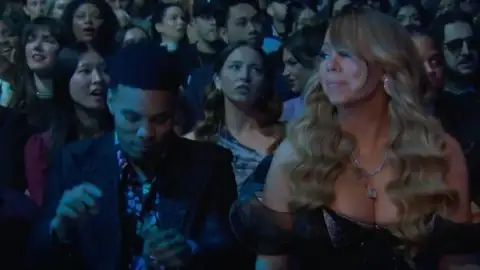 Reação de Mariah Carey em homenagem por sua carreira viraliza. Veja!