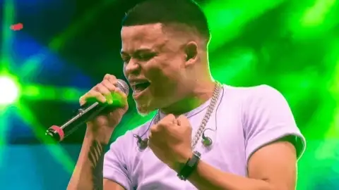 Cantor Rafa Diniz morre afogado no Rio São Francisco aos 22 anos