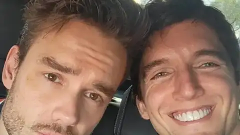 Amigo e empresário de Liam Payne desiste de processo de difamação contra pai do cantor