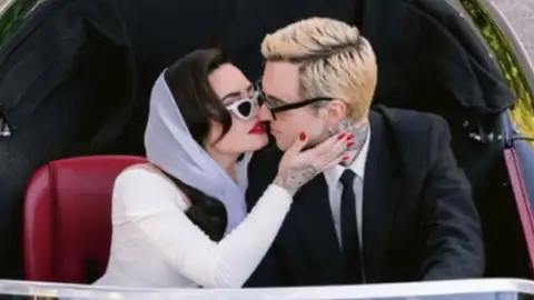 Demi Lovato e Jordan "Jutes" Lutes devem se casar neste mês, diz site