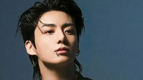 Jung Kook, do BTS, pede desculpas após usar boné inspirado em Trump