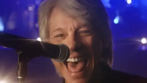 Entenda o significado da nova música do Bon Jovi, "Red, White And Jersey"