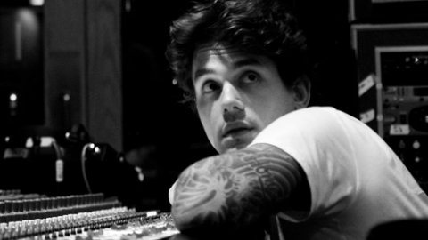 John Mayer ficará sem cantar por seis meses