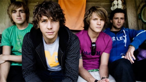 McFly faz tatuagem inusitada nos Estados Unidos