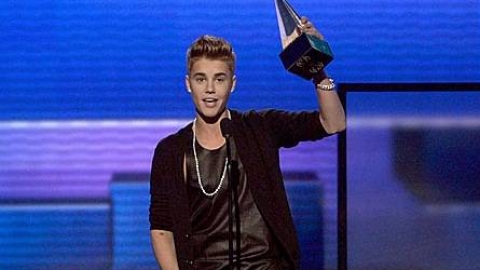 Justin Bieber &eacute; destaque do AMA 2012